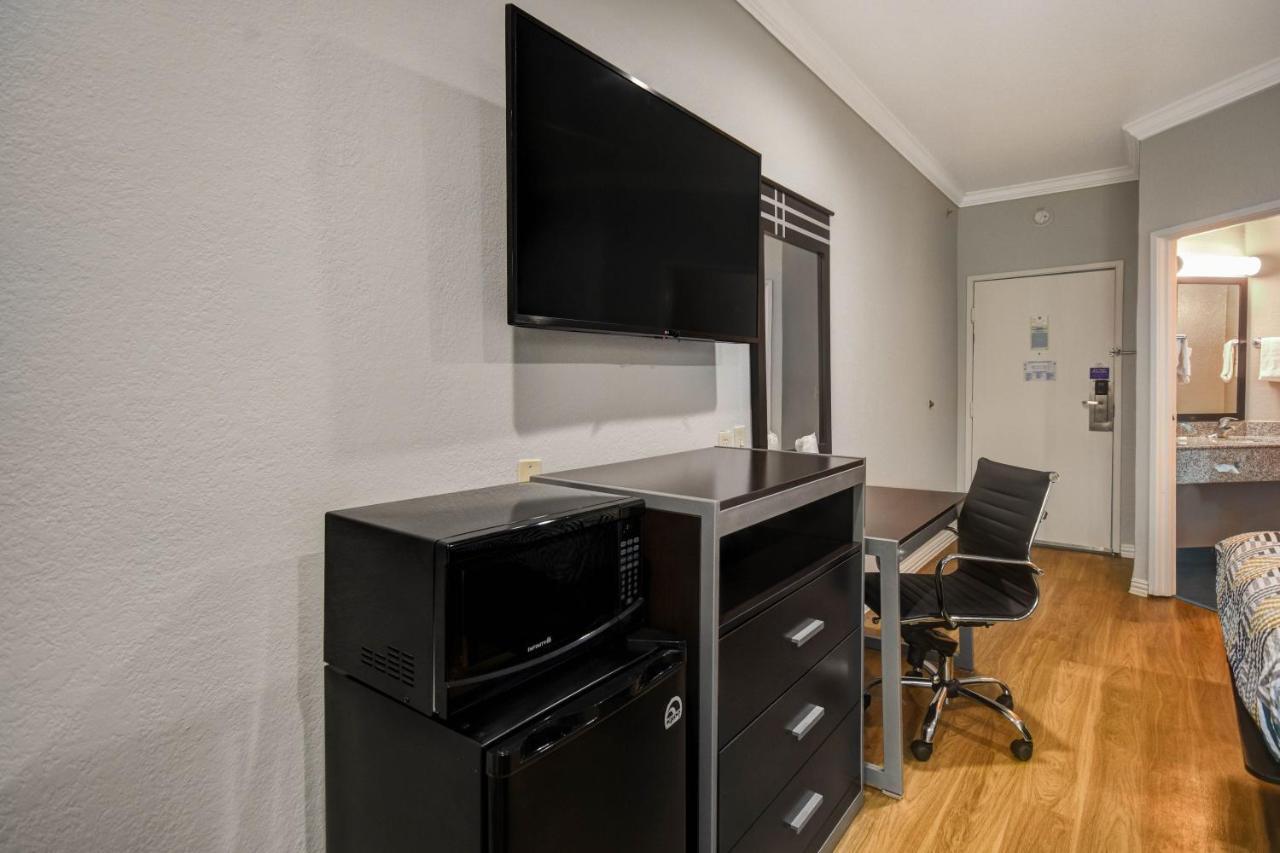 Motel 6 Humble, Tx - Houston International Airport Экстерьер фото