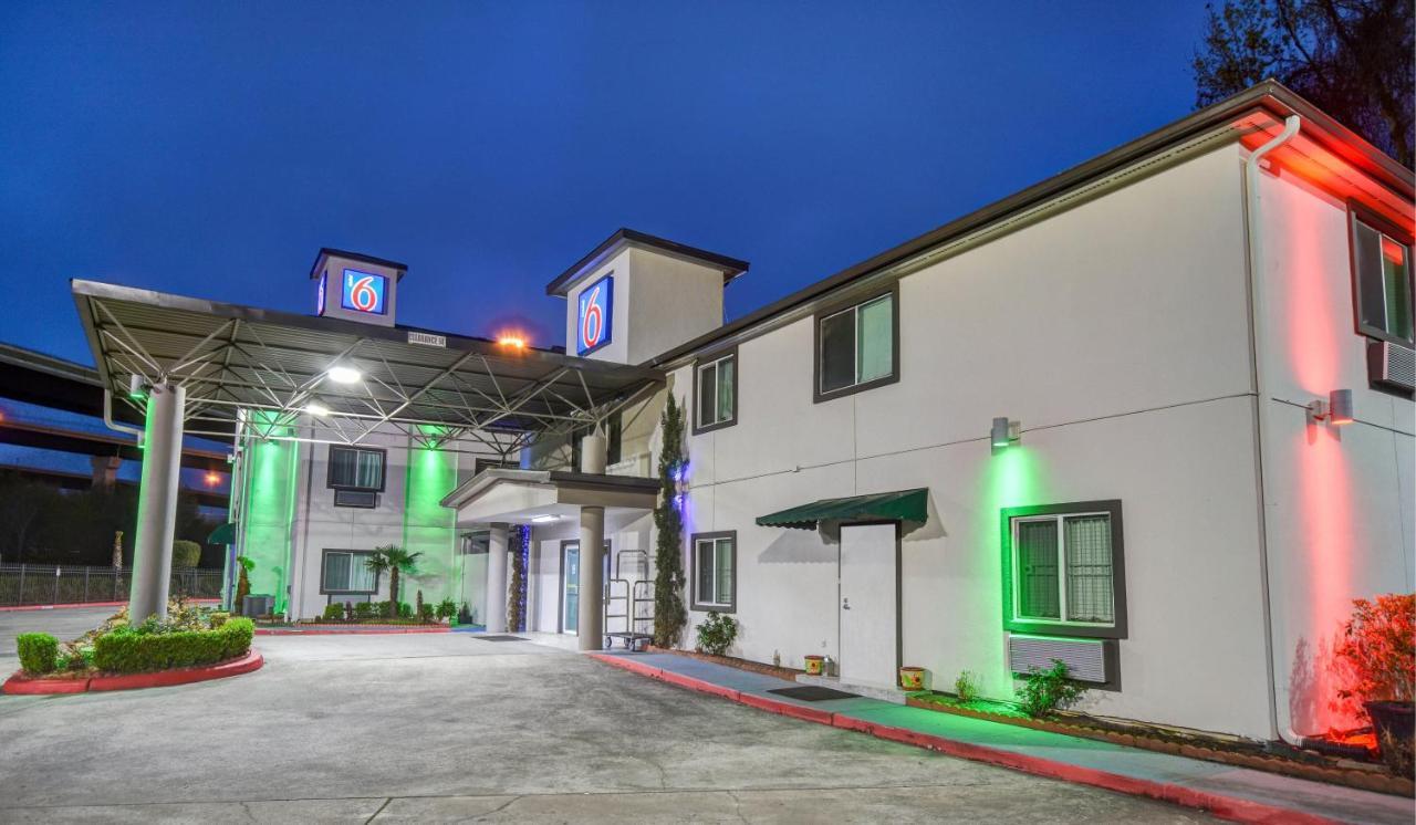 Motel 6 Humble, Tx - Houston International Airport Экстерьер фото