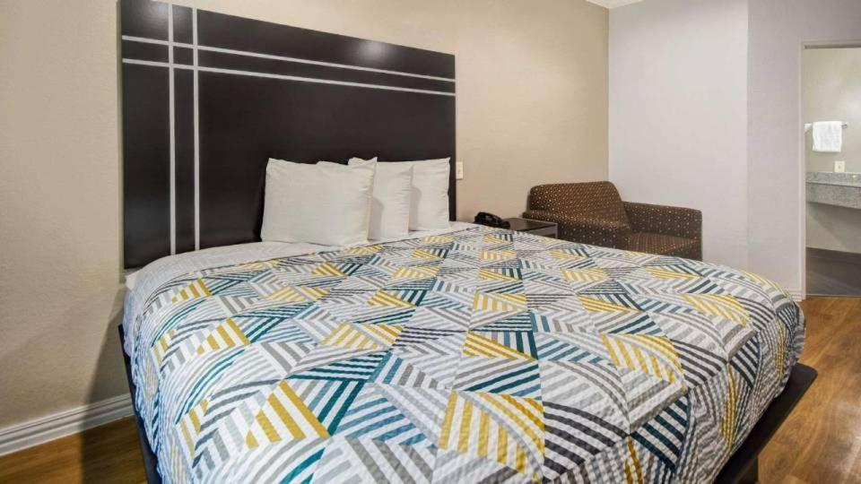 Motel 6 Humble, Tx - Houston International Airport Экстерьер фото