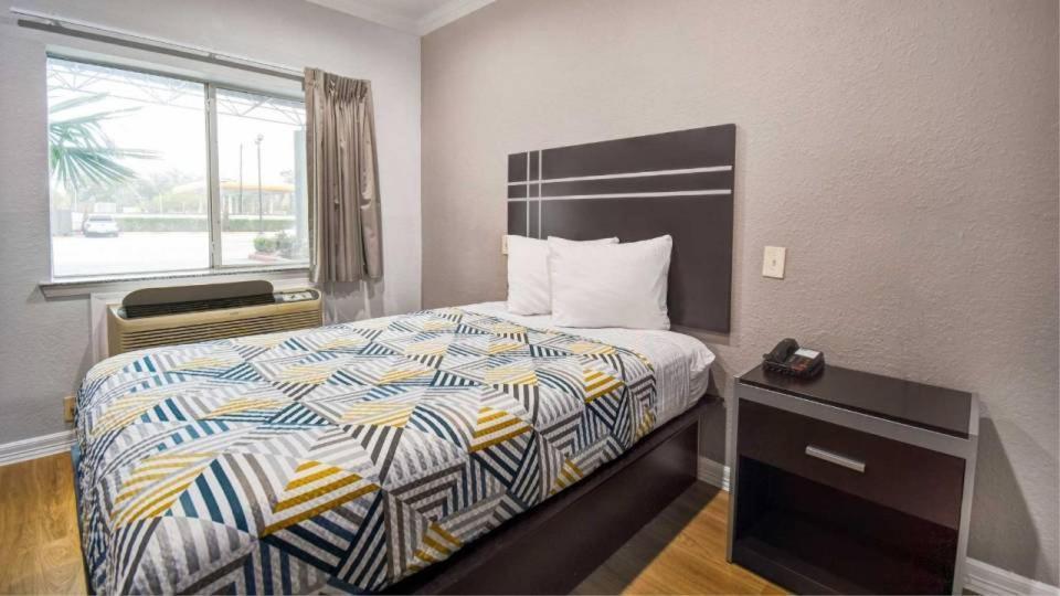 Motel 6 Humble, Tx - Houston International Airport Экстерьер фото