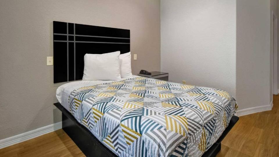 Motel 6 Humble, Tx - Houston International Airport Экстерьер фото