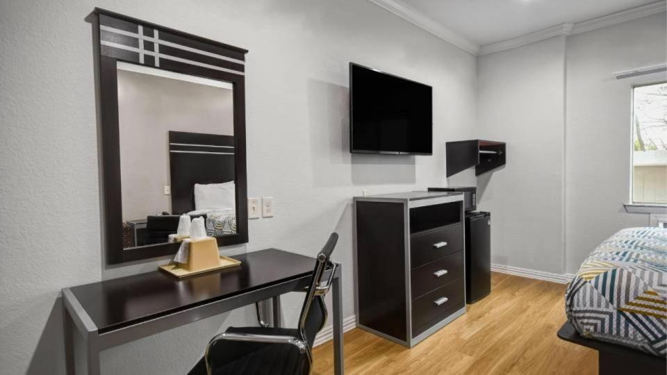 Motel 6 Humble, Tx - Houston International Airport Экстерьер фото